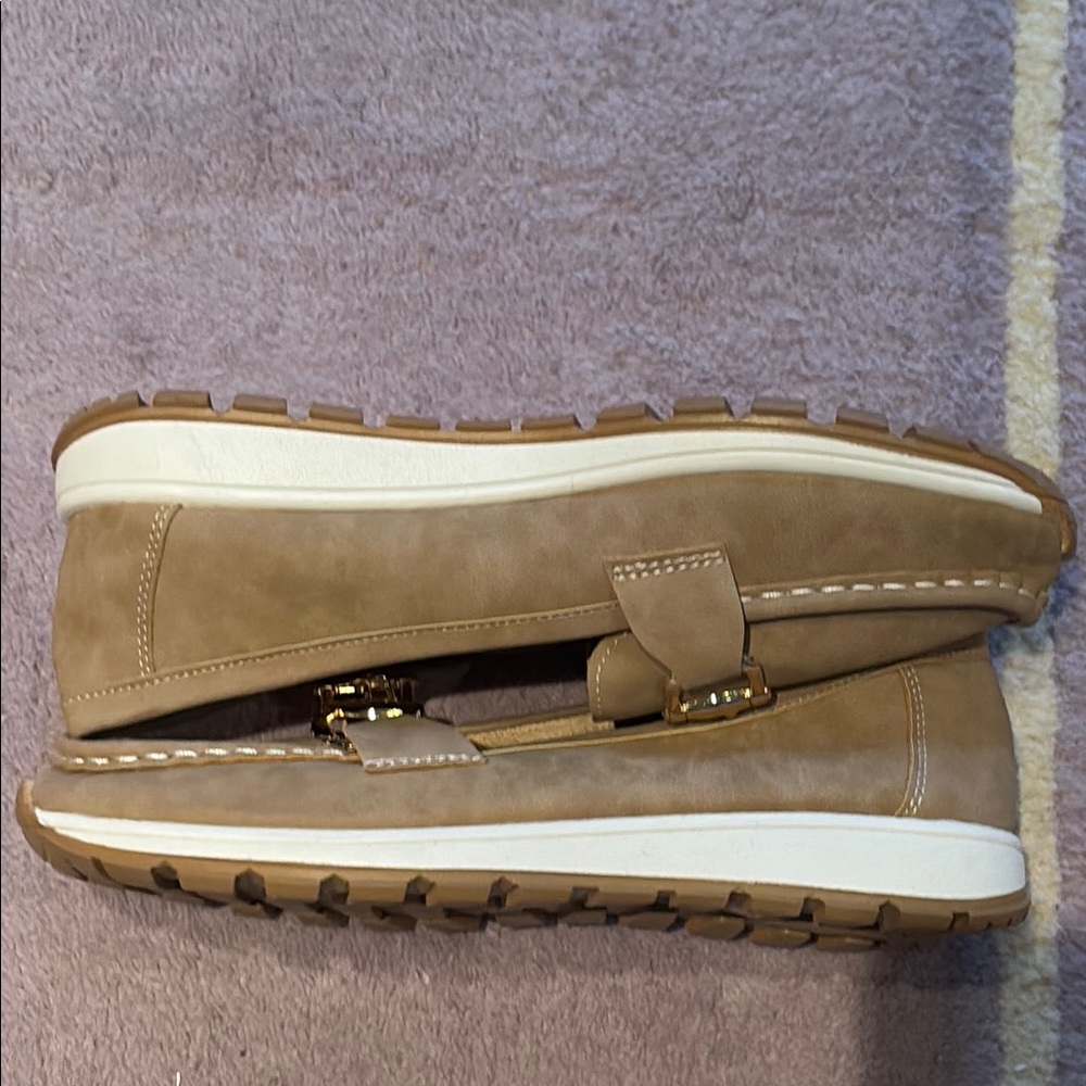 Tan Casual Loafers with Decorative Chain Detail - Picture 10 of 10